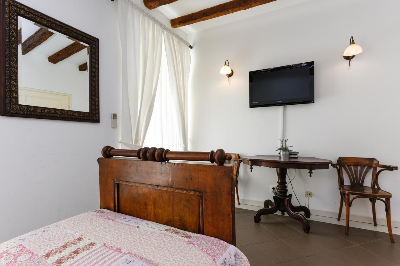 Accomodation Gina ซาดาร์ ภายนอก รูปภาพ