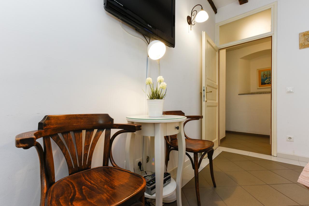 Accomodation Gina ซาดาร์ ภายนอก รูปภาพ