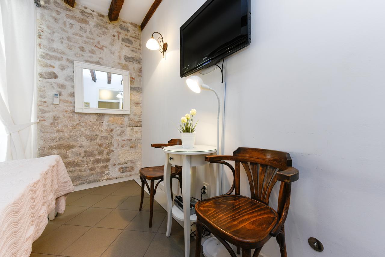 Accomodation Gina ซาดาร์ ภายนอก รูปภาพ